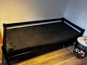 Postel s matrací nebo zvlášť