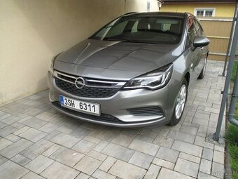 OPEL ASTRA K - 1,4 74kW (benzín) kombi.