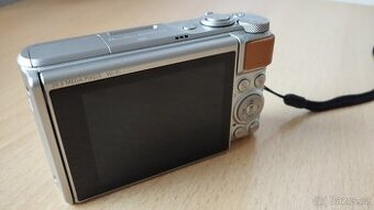 Kompaktní fotoaparát