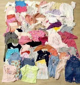 Balík oblečení 9-12 měsíců na holčičku 55 kusů