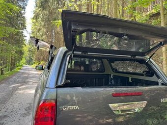 Hardtop Toyota Hilux