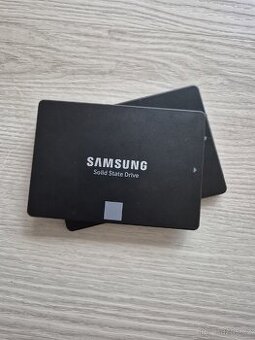 Samsung SSD EVO 2"5 (2ks)