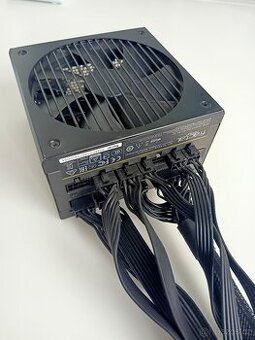 Zdroj 860W 80+ Platinum Fractal ion+ 860p