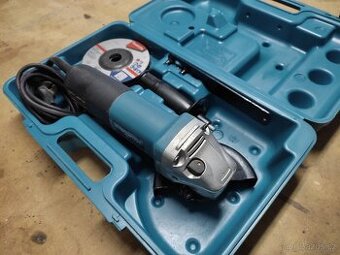 Makita 9558HNR úhlová bruska 125 mm, 840W