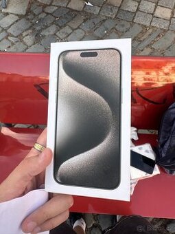 iPhone 15 Pro Max 256 GB – zablokovaný iCloud, na díly