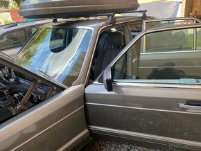 MB 126/300SE r.v.1986