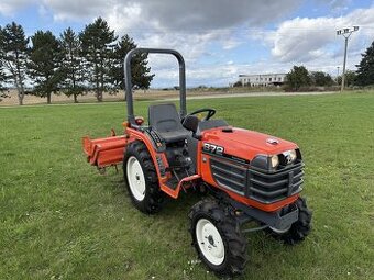 Malotraktor Kubota B72 top s rotavatorem