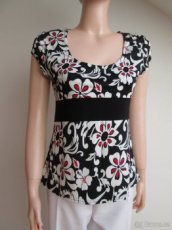 Květované tričko