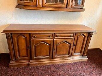 Komoda rustikální a vitrína zdarma v ceně - masiv