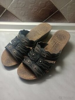 Dámské letní nazouváky – jako nové – vel. 39 – Zubří