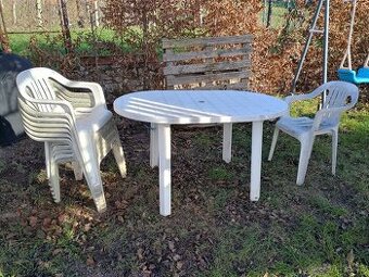 Daruji stůl a židle