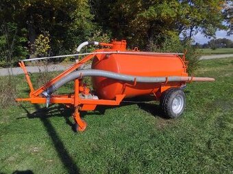 Prodám Fekál objem 2200 Litrů