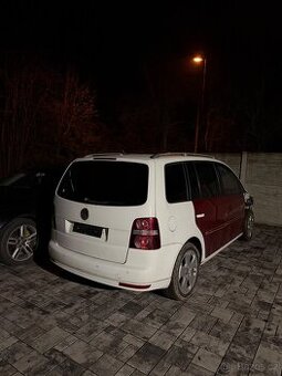 VW TOURAN R-line 2.0TDI DSG