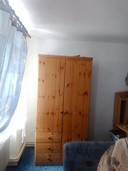 Prodám skříně a palandu