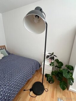 IKEA HEKTAR Stojací lampa, tmavě šedá