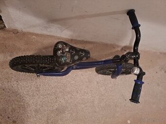 Dětské odrážedlo