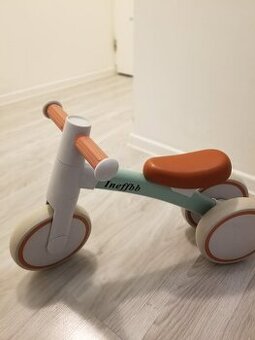 Dětské odrážedlo + autíčko