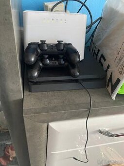 Prodávám PlayStation 4