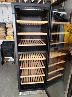 Vinotéka Klarstein 379 l