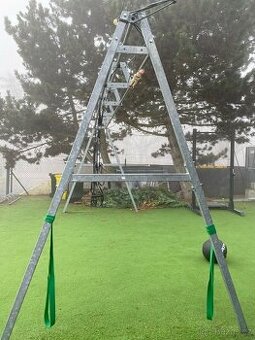 Nerezová venkovní konstrukce na cvičení