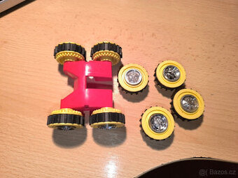 Staré hračky autíčko Bison Tropik KDN,kola uloženka,ne Ites