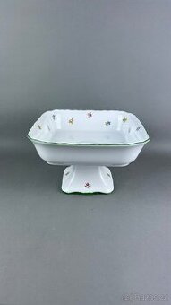 Porcelánová mísa na nohe