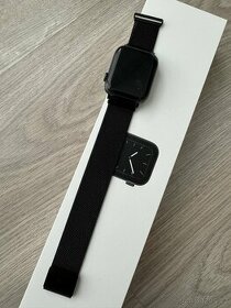 Apple Watch 5 44mm černé - 1