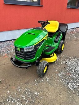 John Deere X117R 25mth téměř nový