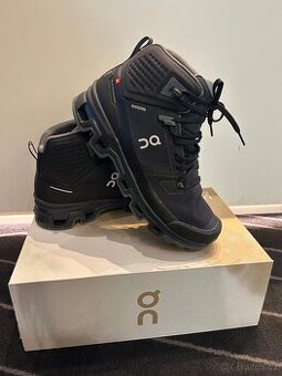 Trekové sportovní boty On cloudrock 2 waterproof velikost 42