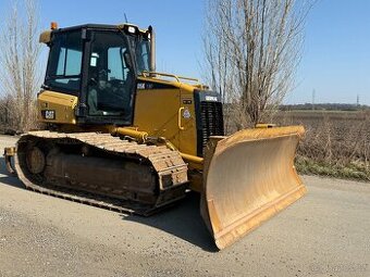 Pásový dozer CAT D5K