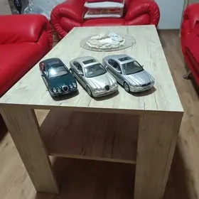 Model Jaguár 1:18.