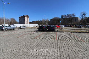 Pronájem parkovacího stání 13 m2, Milovice - Mladá, okr. Nym - 1