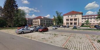 Parkovací stání k pronájmu v klidné části Milovic - 1