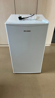 Prodám zánovní ledničku Hyundai