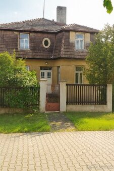 Dům z 1.republiky s velkou zahradou