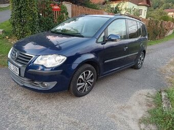 Volkswagen Touran 1.6 LPG. 2007.  Plně funkční spolehlivé.