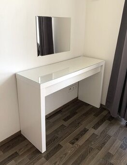 Toaletní stolek IKEA