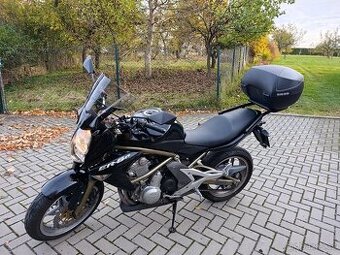 Kawasaki ER-6N, r. v. 2006.