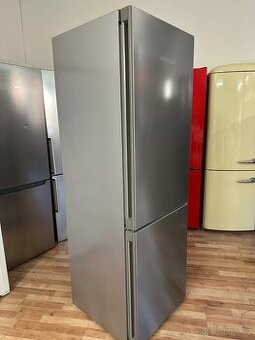 Lednice s mrazákem Liebherr (200)