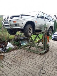 Nůžkový zvedák DDR 1,5t záruka 2roky