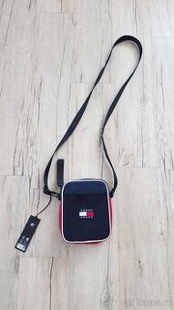 tommy hilfiger taška