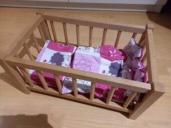 Postýlka pro panenku