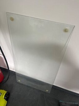 Sklenena deska za varnou desku