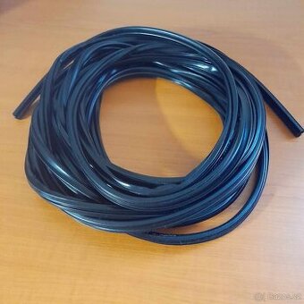 Těsnění do plastových oken a dveří - 9 metrů NOVÉ