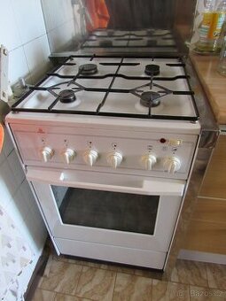 Zachovalý funkční sporák MORA (pouze do 23.1.)