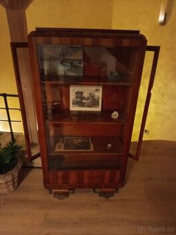 Starožitná vitrína Art Deco