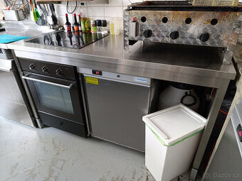 Lednice podpultová s displejem teploty