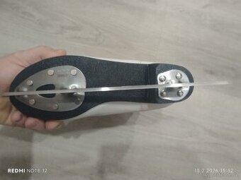 Dívčí lední brusle