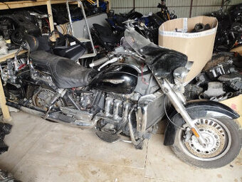 TRIUMPH ROCKET III TOURING  na díly