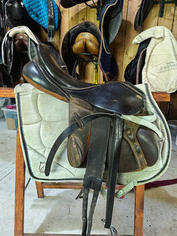 Sedlo Kentaur military 17,5/2